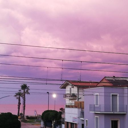 La Dimora Di Lola Hotell Porto SantʼElpidio Exteriör bild